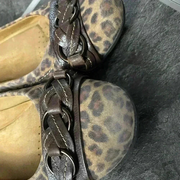 Softspots Cheetah Flats. Size 9M. - Picture 5 of 7